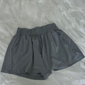 Vuori Villa short Women's Gray Elastic Waist Shorts